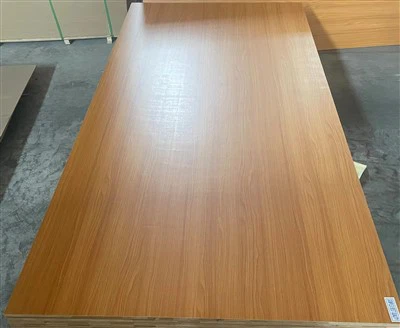 4x8 Vattentät plywood 9mm 12mm 15mm 18mm Melamin Faced Laminat Marine Plywood Sheet