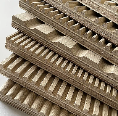 Plywood laminerade massiva träväggspaneler vinkade väggpaneler